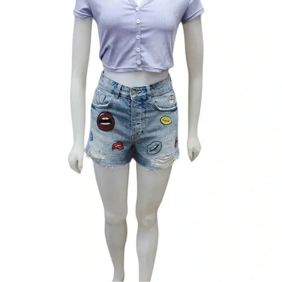 Zara High Rise Distressed Lip Appliqués Patches Denim Shorts Size 02 - Picture 3 of 10